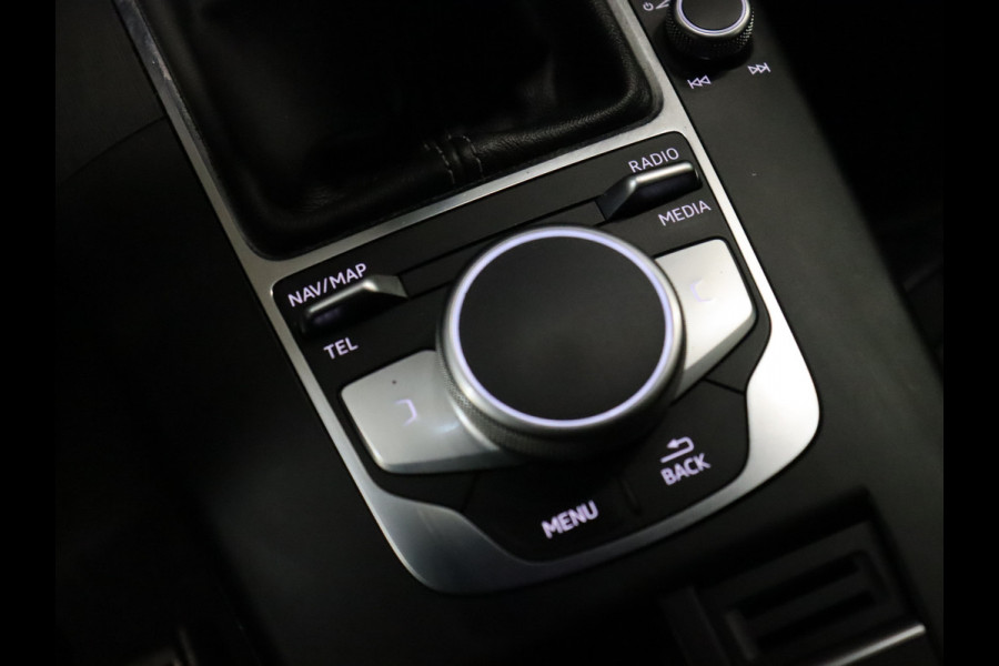 Audi A3 Sportback 30 TFSI S-Line Sport [VIRTUAL COCKPIT, S-LINE, VLAK SPORTSTUUR, STOELVERWARMING, BLUETOOTH, CRUISE CONTROL, CLIMATE CONTROL, NIEUWSTAAT]