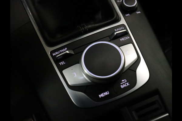 Audi A3 Sportback 30 TFSI S-Line Sport [VIRTUAL COCKPIT, S-LINE, VLAK SPORTSTUUR, STOELVERWARMING, BLUETOOTH, CRUISE CONTROL, CLIMATE CONTROL, NIEUWSTAAT]