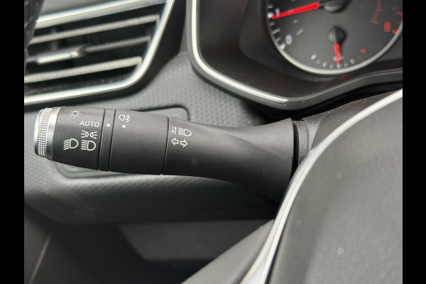Renault Clio 1.0 TCe Zen | NL-auto | Carplay | 17'' Sportvelgen | Cruisec. | Airco