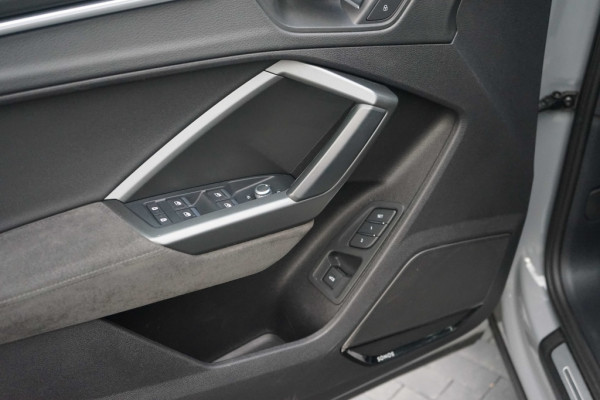 Audi RSQ3 RS Q3 2.5 TFSI 400PK Pano/Eventuri/Sonos/360/Trkhk/VOL