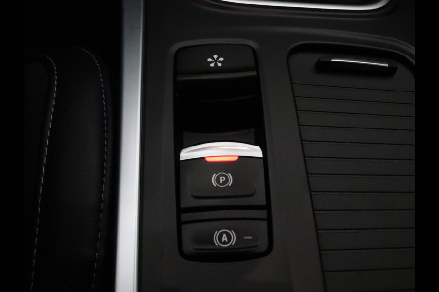 Renault MEGANE Estate TCe 140pk Techno EDC/AUTOMAAT BOSE | Climate | Navi | Parksens. v+a | Stoel-/stuurverw.