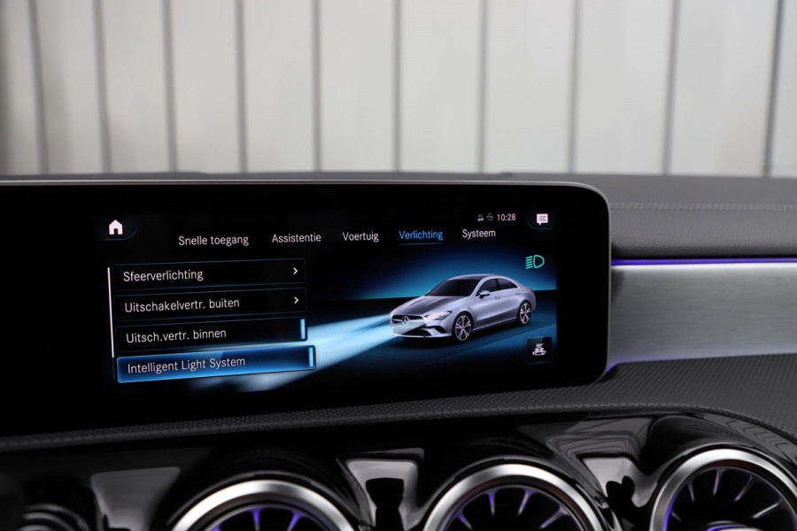 Mercedes-Benz CLA-Klasse 200 AMG | 163PK | Sfeerverlichting | Keyles-go | Multibeam | Memory | Pano | Leder | Stoelverwarming | NL-Auto | 2020.