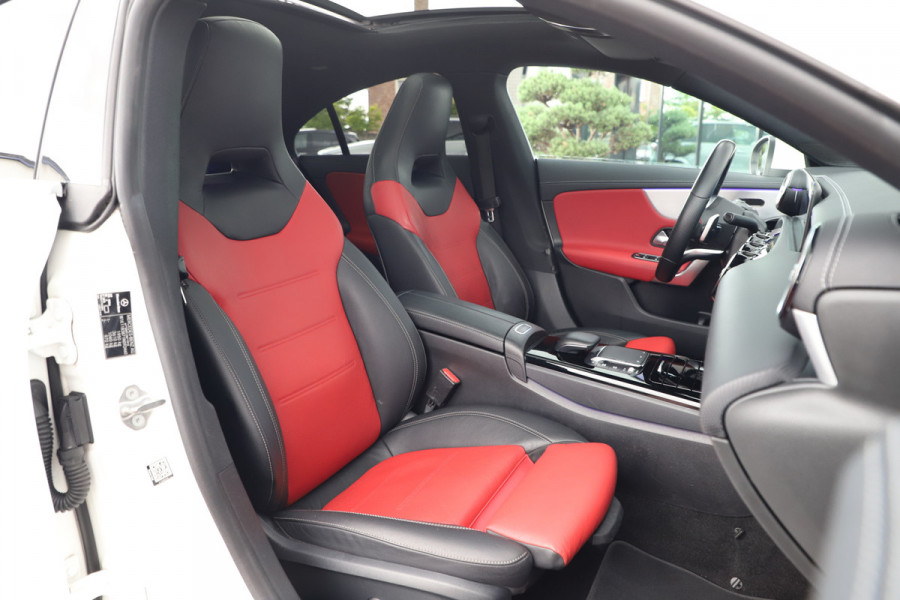 Mercedes-Benz CLA-Klasse 200 AMG | 163PK | Sfeerverlichting | Keyles-go | Multibeam | Memory | Pano | Leder | Stoelverwarming | NL-Auto | 2020.