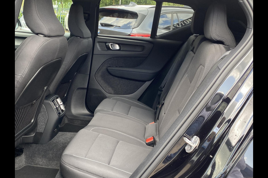 Volvo XC40 Single Motor Extended Range Plus 82 kWh ORIG. NL. NAP KM. | CAMERA | VOLVO GARANTIE T/M 1-2026