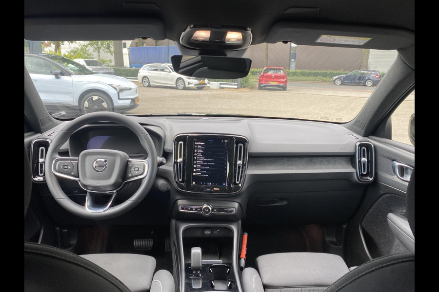 Volvo XC40 Single Motor Extended Range Plus 82 kWh ORIG. NL. NAP KM. | CAMERA | VOLVO GARANTIE T/M 1-2026