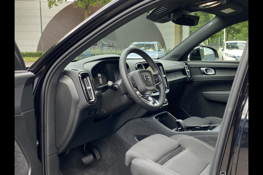 Volvo XC40 Single Motor Extended Range Plus 82 kWh ORIG. NL. NAP KM. | CAMERA | VOLVO GARANTIE T/M 1-2026