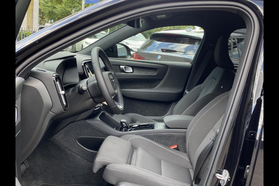 Volvo XC40 Single Motor Extended Range Plus 82 kWh ORIG. NL. NAP KM. | CAMERA | VOLVO GARANTIE T/M 1-2026