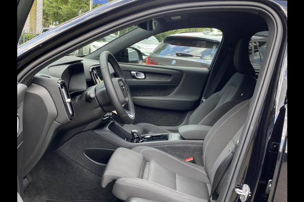 Volvo XC40 Single Motor Extended Range Plus 82 kWh ORIG. NL. NAP KM. | CAMERA | VOLVO GARANTIE T/M 1-2026