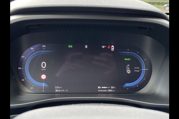 Volvo XC40 Single Motor Extended Range Plus 82 kWh ORIG. NL. NAP KM. | CAMERA | VOLVO GARANTIE T/M 1-2026