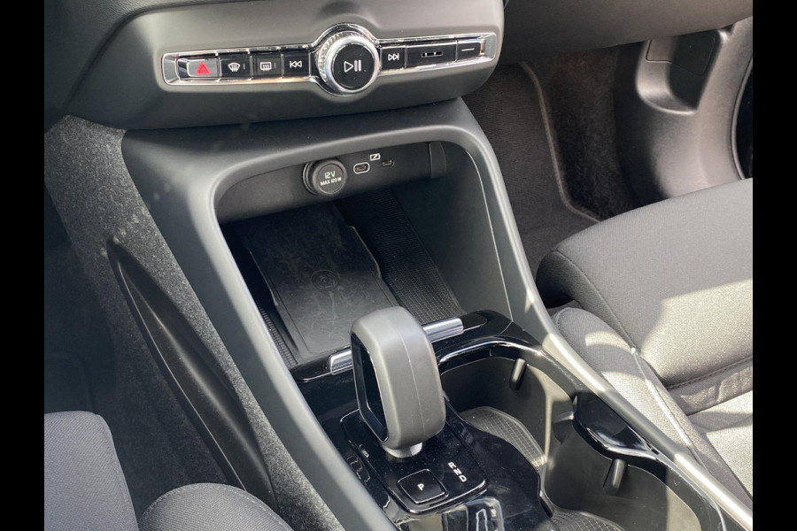 Volvo XC40 Single Motor Extended Range Plus 82 kWh ORIG. NL. NAP KM. | CAMERA | VOLVO GARANTIE T/M 1-2026