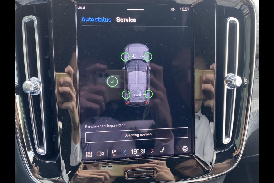Volvo XC40 Single Motor Extended Range Plus 82 kWh ORIG. NL. NAP KM. | CAMERA | VOLVO GARANTIE T/M 1-2026