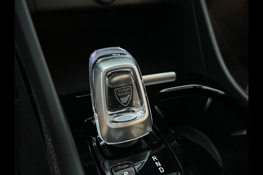 Volvo XC40 1.5 T5 Twin Engine Inscription NL AUTO | LEDER | STOELVERW | 5x voorraad