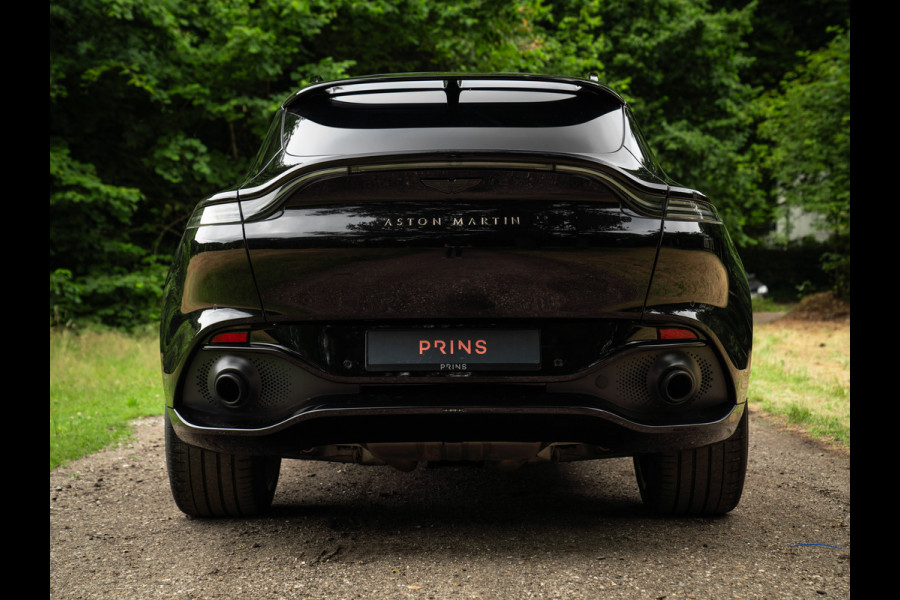 Aston Martin Dbx 550 4.0 V8 | Panoramadak | Trekhaak | 360 cam | Premium Audio | Onyx Black | Carbon interior