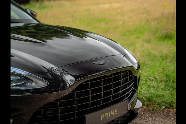 Aston Martin Dbx 550 4.0 V8 | Panoramadak | Trekhaak | 360 cam | Premium Audio | Onyx Black | Carbon interior