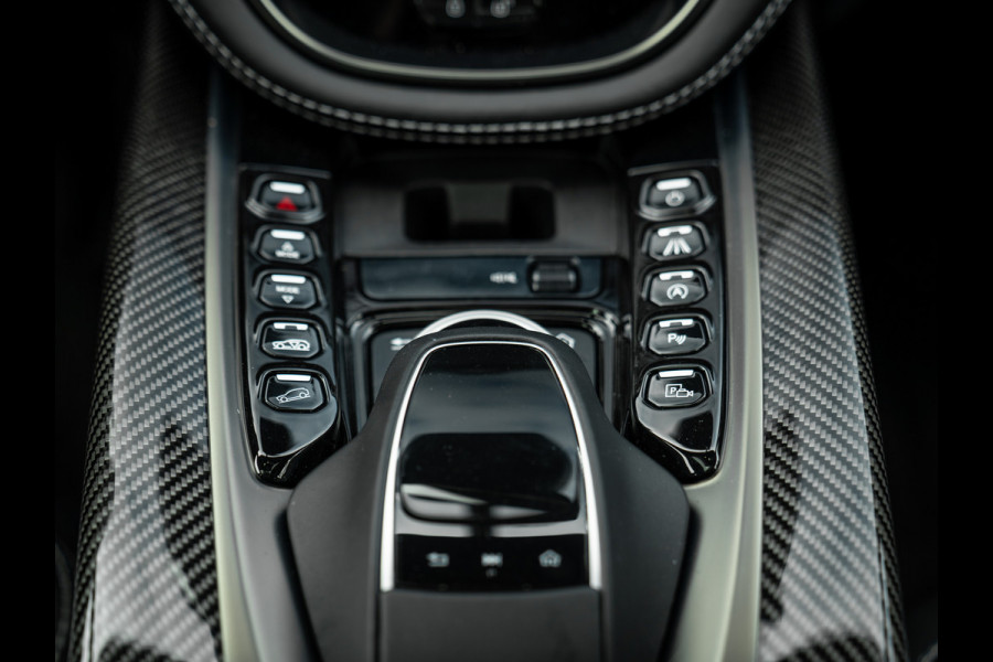 Aston Martin Dbx 550 4.0 V8 | Panoramadak | Trekhaak | 360 cam | Premium Audio | Onyx Black | Carbon interior