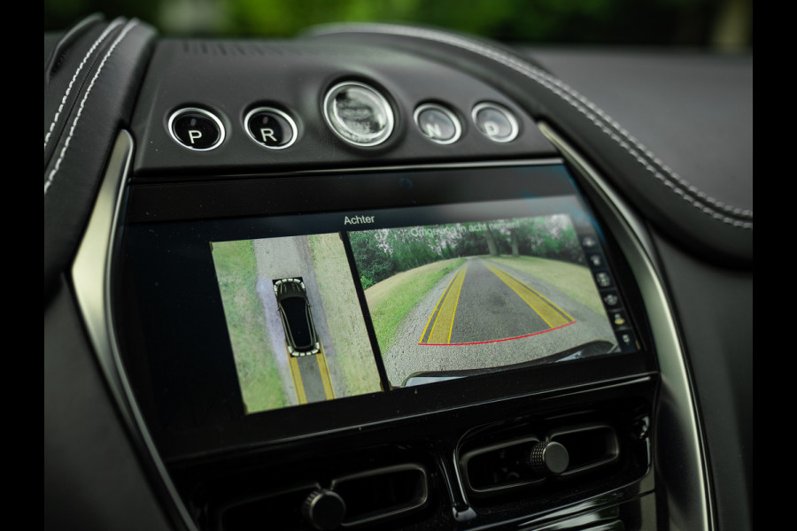 Aston Martin Dbx 550 4.0 V8 | Panoramadak | Trekhaak | 360 cam | Premium Audio | Onyx Black | Carbon interior