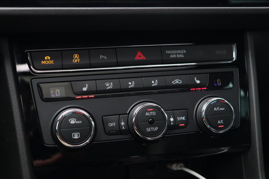 Seat León ST 1.4 TSI FR / PANODAK / CARPLAY / LED / PDC V+A / STOELVERW