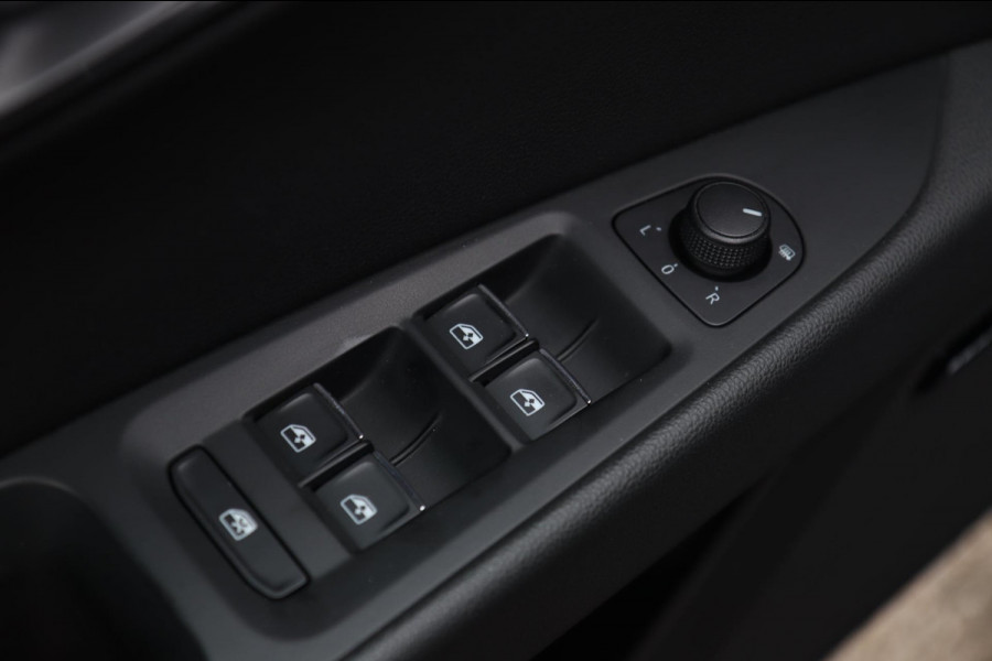 Seat León ST 1.4 TSI FR / PANODAK / CARPLAY / LED / PDC V+A / STOELVERW