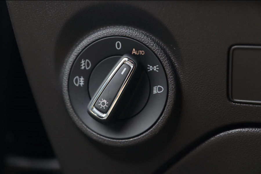 Seat León ST 1.4 TSI FR / PANODAK / CARPLAY / LED / PDC V+A / STOELVERW