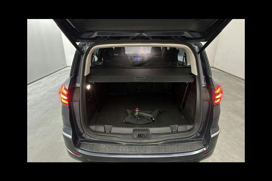 Ford S-Max 2.5 FHEV 7p Vignale 190pk | Full LED | Sony Navigatie | 7 persoons | Winterpack | Trekhaak | Massage Stoelen | Adaptieve Cruise Controle |
