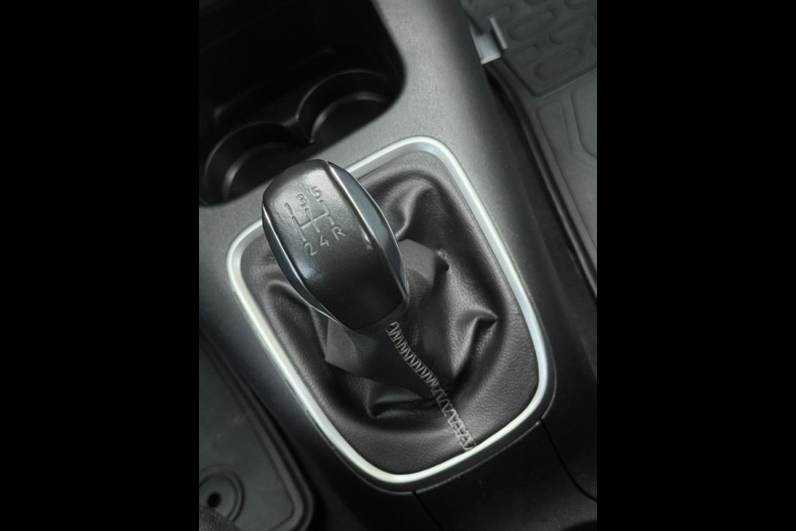 Citroën C3 1.2 PureTech 110 pk S&S Shine, vele opties, achteruitrijcamera , NL met nationale auto pas