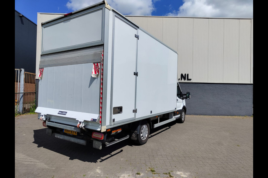 Ford Transit Bakwagen+Laadklep Meubelbak+Laaddeur Euro 6.2 2.0D 130PK L4H3 DHollandia 3-Persoons Navi Airco Ford-Connect-Sync 3 Adaptive-Boch Lane-Assist Lat om Lat betimmering Betonplex vloer Zijdeur 1e Eigenaar