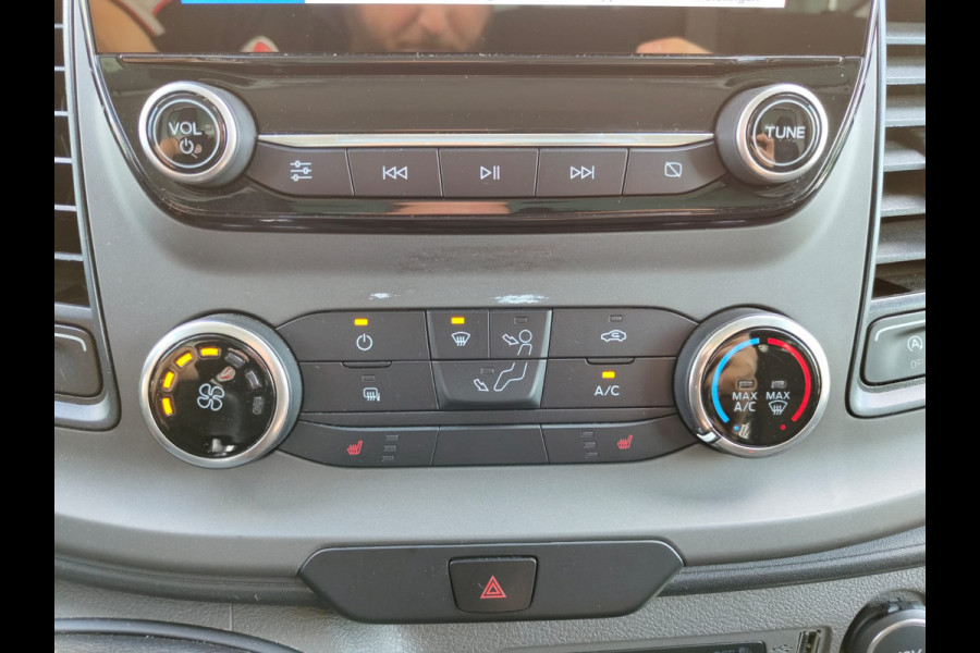 Ford Transit Bakwagen+Laadklep Meubelbak+Laaddeur Euro 6.2 2.0D 130PK L4H3 DHollandia 3-Persoons Navi Airco Ford-Connect-Sync 3 Adaptive-Boch Lane-Assist Lat om Lat betimmering Betonplex vloer Zijdeur 1e Eigenaar