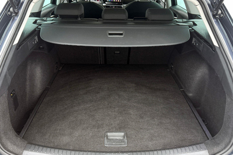 Seat Leon Sportstourer 1.5 TSI Style Launch Edition (TREKHAAK ELEKT. WEGKLAPBAAR, CAMERA, CARPLAY, 1e EIGENAAR, GOED ONDERHOUDEN)