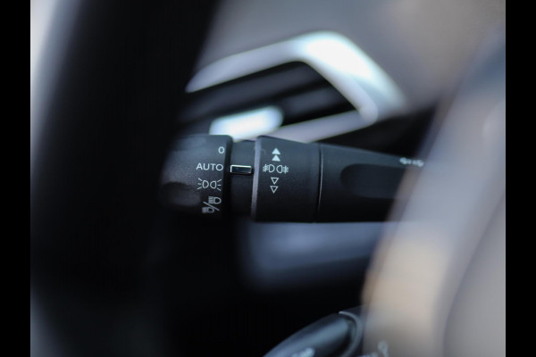 Peugeot 3008 1.5 BlueHDi Blue Lease Premium | Pano | Camera | Focal | Memory | Keyless