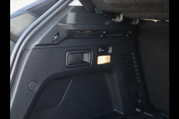 Peugeot 3008 1.5 BlueHDi Blue Lease Premium | Pano | Camera | Focal | Memory | Keyless