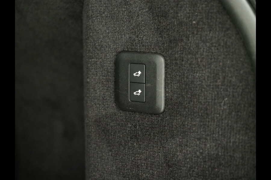 Land Rover Range Rover Sport P400e HSE | Panoramadak | Luchtvering | Meridian | Keyless | Camera | Carplay
