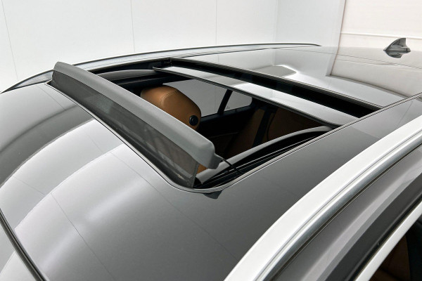 BMW 3 Serie Touring 320i Edition M Sport Shadow High Executive (NL-auto, Panorama, StoelV, Climate Con, Navi Pro, Etc)