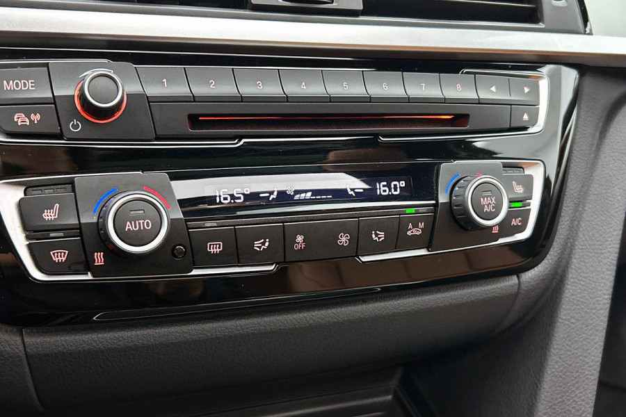 BMW 3 Serie Touring 320i Edition M Sport Shadow High Executive (NL-auto, Panorama, StoelV, Climate Con, Navi Pro, Etc)