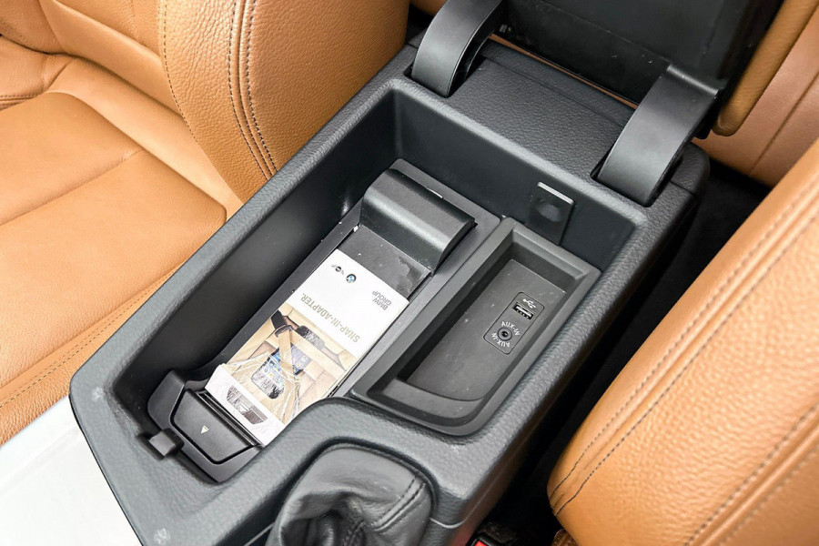 BMW 3 Serie Touring 320i Edition M Sport Shadow High Executive (NL-auto, Panorama, StoelV, Climate Con, Navi Pro, Etc)