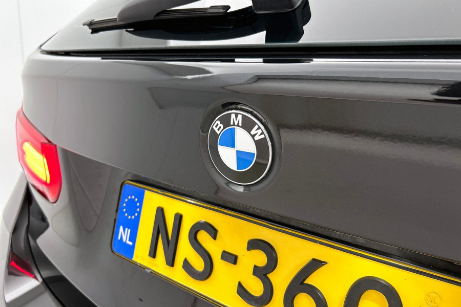 BMW 3 Serie Touring 320i Edition M Sport Shadow High Executive (NL-auto, Panorama, StoelV, Climate Con, Navi Pro, Etc)