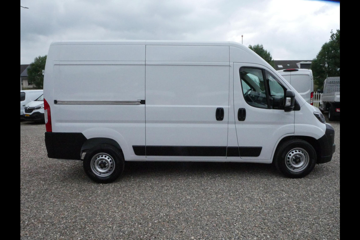Opel Movano 2.2D 140PK, L2H2, 3.5t, Airco, Automaat, 04 stuks direct uit voorraad leverbaar, Nieuw BPM vrij Opel Movano 2.2D 140PK, L2H2, 3.5t, Airco, Automaat, 04 stuks direct uit voorraad leverbaar, Nieuw BPM vrij