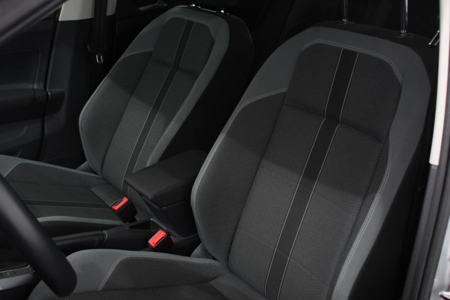 Volkswagen Polo 1.0 TSI 110pk Highline | Navigatie | Apple Carplay/Android Auto | Parkeersensoren | Adaptive cruise control | Stoelverwarming | Getinte ramen | Climatronic