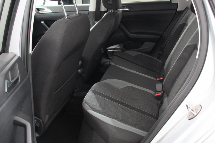 Volkswagen Polo 1.0 TSI 110pk Highline | Navigatie | Apple Carplay/Android Auto | Parkeersensoren | Adaptive cruise control | Stoelverwarming | Getinte ramen | Climatronic