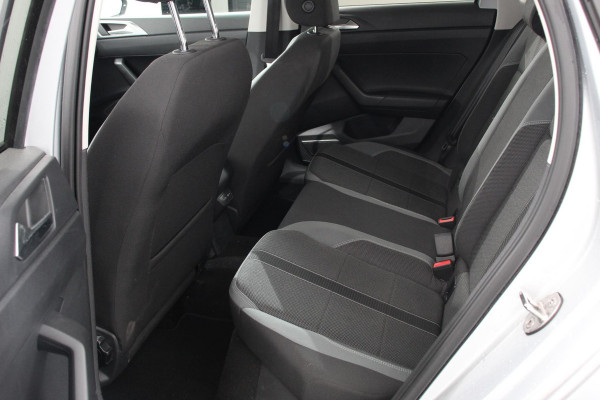 Volkswagen Polo 1.0 TSI 110pk Highline | Navigatie | Apple Carplay/Android Auto | Parkeersensoren | Adaptive cruise control | Stoelverwarming | Getinte ramen | Climatronic