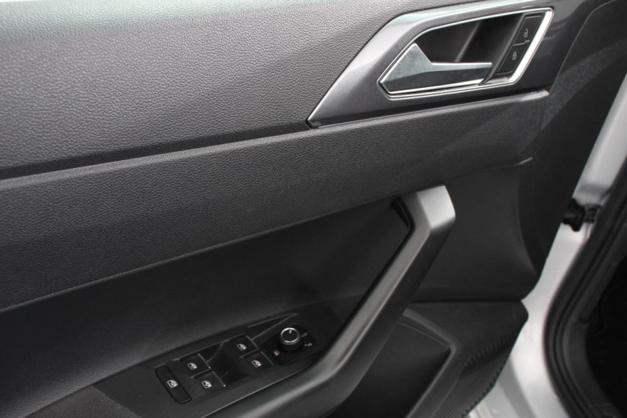 Volkswagen Polo 1.0 TSI 110pk Highline | Navigatie | Apple Carplay/Android Auto | Parkeersensoren | Adaptive cruise control | Stoelverwarming | Getinte ramen | Climatronic