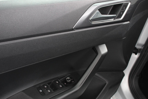 Volkswagen Polo 1.0 TSI 110pk Highline | Navigatie | Apple Carplay/Android Auto | Parkeersensoren | Adaptive cruise control | Stoelverwarming | Getinte ramen | Climatronic