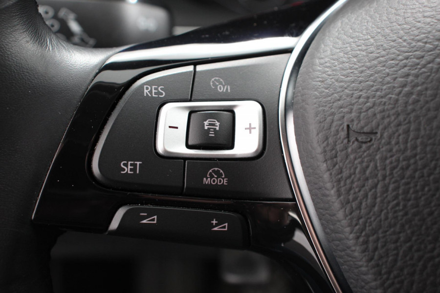 Volkswagen Polo 1.0 TSI 110pk Highline | Navigatie | Apple Carplay/Android Auto | Parkeersensoren | Adaptive cruise control | Stoelverwarming | Getinte ramen | Climatronic