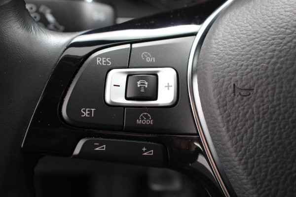 Volkswagen Polo 1.0 TSI 110pk Highline | Navigatie | Apple Carplay/Android Auto | Parkeersensoren | Adaptive cruise control | Stoelverwarming | Getinte ramen | Climatronic