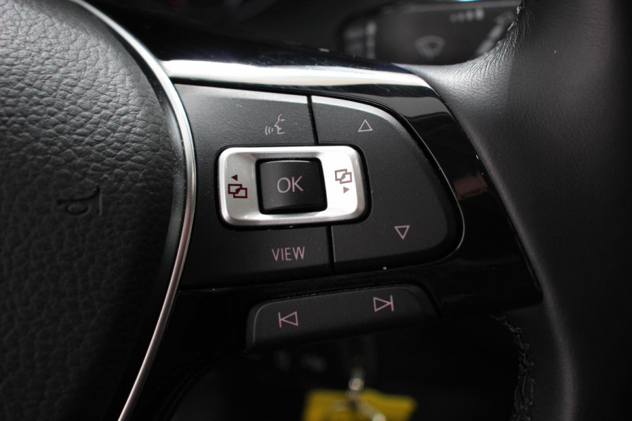 Volkswagen Polo 1.0 TSI 110pk Highline | Navigatie | Apple Carplay/Android Auto | Parkeersensoren | Adaptive cruise control | Stoelverwarming | Getinte ramen | Climatronic