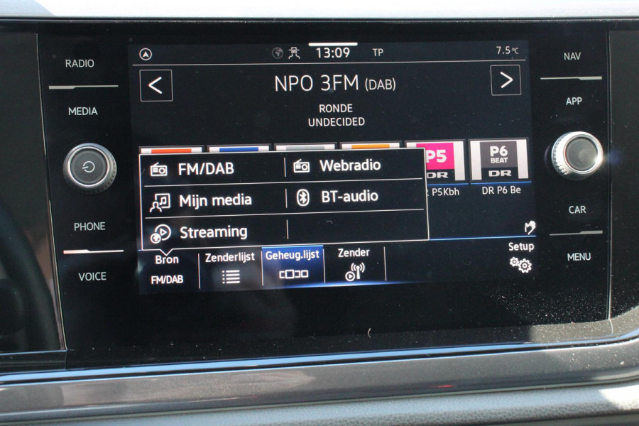 Volkswagen Polo 1.0 TSI 110pk Highline | Navigatie | Apple Carplay/Android Auto | Parkeersensoren | Adaptive cruise control | Stoelverwarming | Getinte ramen | Climatronic