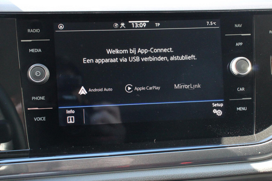 Volkswagen Polo 1.0 TSI 110pk Highline | Navigatie | Apple Carplay/Android Auto | Parkeersensoren | Adaptive cruise control | Stoelverwarming | Getinte ramen | Climatronic