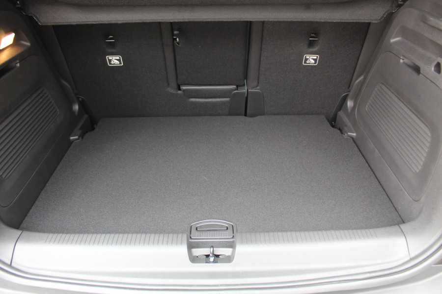 Opel Crossland 1.2 110 pk Turbo Elegance , Mooie hoge zit Climate control , Cruise control , AGR stoelen voor , Camera Navigatie , LM velgen , Parkeersensoren V+A