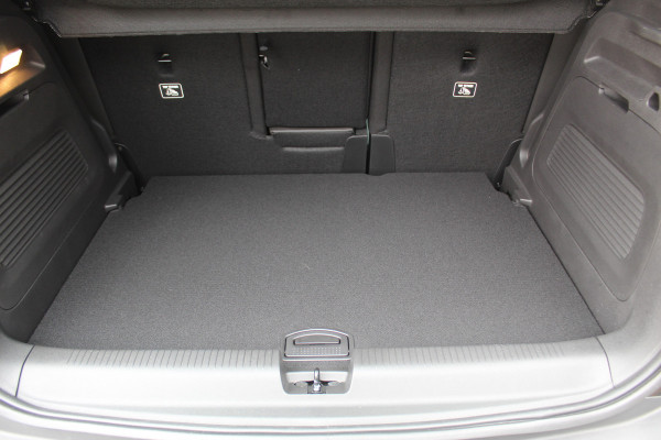 Opel Crossland 1.2 110 pk Turbo Elegance , Mooie hoge zit Climate control , Cruise control , AGR stoelen voor , Camera Navigatie , LM velgen , Parkeersensoren V+A