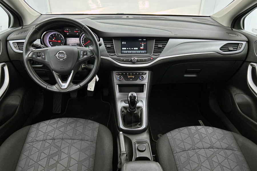 Opel Astra 1.0 Turbo 120 Jaar Edition (NAVIGATIE, CARPLAY, PARKEERSENSOREN, CLIMA, 1e EIGENAAR, GOED ONDERHOUDEN)