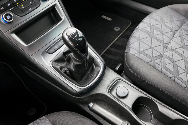 Opel Astra 1.0 Turbo 120 Jaar Edition (NAVIGATIE, CARPLAY, PARKEERSENSOREN, CLIMA, 1e EIGENAAR, GOED ONDERHOUDEN)